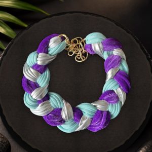 Violet & Silver, choker artesanal violeta, celeste y plateado de BRILEA ATELIER