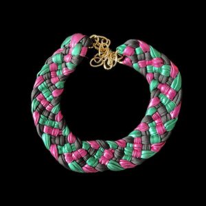 Choker artesanal · Verde, fucsia y grafito